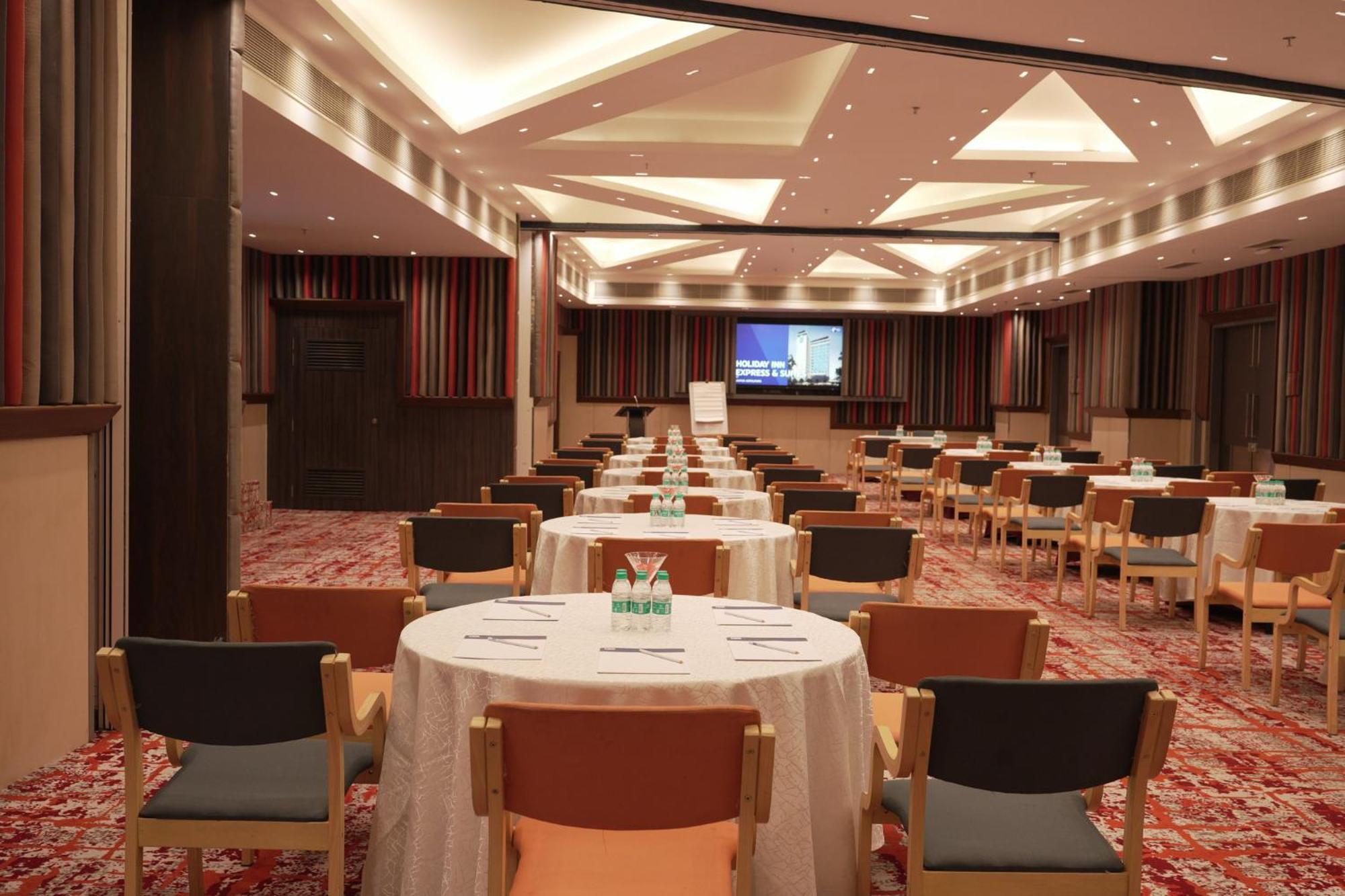 Holiday Inn Express & Suites Jaipur Gopalpura Eksteriør bilde